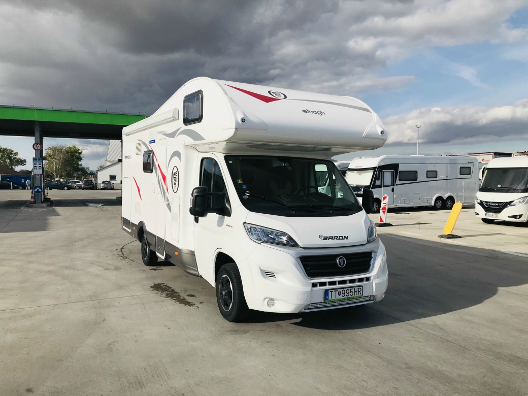 CARAVANING. El invierno no debe suponer recluirse en casa. Hay campings que abren todo el año, otros que están cerca de pistas de esquí y facilitan tanto llevar nuestra casa a cuestas como la práctica de este deporte invernal