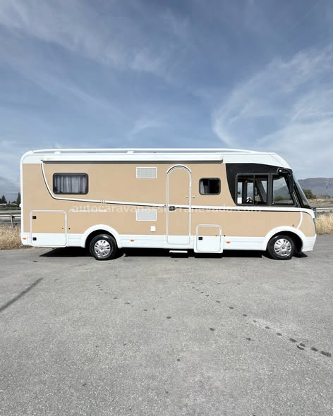 Integral DEATHLESS ADVANTAGE I7151 Sierra Nevada Motorhome, a company with more than 20 years of experience in the used sales sector, offers you this magnificent motorhome. For more information or price check our website www.autocaravanassierranevada.com or click on our link https://autocaravanassierranevada.com/.../Beatles.../ Do you want to pay in installments? Call and we will inform you without obligation 617795719 621251555 Extras MOTOR: Fiat Ducato 2.3 Multiset 150cv YEAR: 2013 KM: 26,000 Measurements: 7.40m x 2.90m Places to travel: 4 Sleeping seats : 4 * Double door trunk size: (2.20m x 1.10m x 0.95m) * Beds (Island / Hanging Cabin) * ALSO Chassis + Torque Bars Extras: Air Conditioning ( Motor ) Airbag (driver and copilot) Cruise Speed Shut down centralized Electric Mirrors Electric elevators (in driver) Radio (2DIN-CD-USB-BT, Browser) Rear view camera Swivel seats REMIX Dimmers Full Cabin Mosquito nets on windows, skylights and front door Transparent Skylights DOMESTIC Refrigerator (220v, Gas, 12v, Auto) 190L capacity Shower with separate toilet seat 100 ah batteries. 100w Solar Panel. Trauma Combi warm up TV 12v. (TDT-HDMI-USB-DVD-SD) Aluminum escalator 4m SAD canopy. Aluminum Tray Bike rack for 3 Tow ball Reinforced Tires Camper Special #autocaravanasgranada #autocaravanaocasion #autocaravanasdeocasion #ventaautocaravana #compraautocaravana #autocaravanabarata #caravaningandalucia #autocaravanasur #granadaturismo #granadaocasion #andaluciavanlife #vanlife #camperlife #motorhome #campervan #viajarenautocaravana #caravaninglife #aventuraenruta #viajeslibres #escapadarural #naturalezaylibertad #viajarporelmundo #rutavanlife #descubreespaña #autocaravanaspai