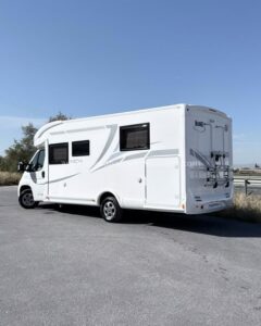 PERFILADA MCLOUIS MC4 879G Autocaravanas Sierra Nevada empresa con más de 20 años de experiencia en el sector de venta de ocasión os ofrece esta magnífica casa rodante. Para más información o precio consulté en nuestra página web www.autocaravanassierranevada.com o haga click en nuestro enlace https://autocaravanassierranevada.com/.../mclouis-mc4-879g/ ¿Quieres pagar a plazos? Llama y te informamos sin compromiso 617795719 621251555 EQUIPAMIENTO Y EXTRAS TIPO DE VEHICULO: AUTOCARAVANA PERFILADA MOTOR: Fiat Ducato 2.3 Multijet 130cv AÑO: 2019 KM: 50.000 Medidas exteriores: 7,40m x 2,90m Plazas viajar: 5 Extras y Equipamiento: * Medida maletero con doble portón: (2,20m x 1,10m x 1,10m) * Camas (Colgante eléctrica en salón/Isla elevable/Salón Convertible) * Suspensión Neumática - Aire acondicionado de motor - AirBag(conductor y copiloto) - Velocidad de Crucero - Cierre centralizado - Espejos eléctricos - Elevalunas eléctricos - Radio (USB-CD-BT-AUX) - Camara de Visión trasera - Asientos giratorios - Oscurecedores REMIS en cabina completa - Mosquiteras en ventanas ,claraboyas y puerta principal - Claraboyas transparentes y Claraboya panorámica xxl en cabina - TruboVent - Frigo THETFORD (220v, Gas, 12v, Auto) 149L capacidad - Ducha con mampara separada de aseo - Baterías de 100ah. - Placa solar de 100w. - Calefacción Truma Combi - Tv 12v. (TDT-HDMI-USB-DVD) - Escalón de doble peldaño integrado - Toldo THULE de 4m. - Portabicis para 2 - Neumáticos reforzados especial camper #autocaravanasgranada #autocaravanaocasion #autocaravanasdeocasion #ventaautocaravana #compraautocaravana #autocaravanabarata #caravaningandalucia #autocaravanasur #granadaturismo #granadaocasion #andaluciavanlife #vanlife #camperlife #motorhome #campervan #viajarenautocaravana #caravaninglife #aventuraenruta #viajeslibres #escapadarural #naturalezaylibertad #viajarporelmundo #rutavanlife #descubreespaña