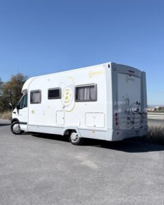PERFILADA BAVARIA T670 Autocaravanas Sierra Nevada empresa con más de 20 años de experiencia en el sector de venta de ocasión os ofrece esta magnífica casa rodante. Para más información o precio consulté en nuestra página web www.autocaravanassierranevada.com o haga click en nuestro enlace https://autocaravanassierranevada.com/listings/bavaria-t670/ ¿Quieres pagar a plazos? Llama y te informamos sin compromiso 617795719 621251555 EQUIPAMIENTO Y EXTRAS MOTOR RENAULT 2.5 DCI 150CV AÑO: 2009 KM: 93.000 Medidas exteriores: 6,70m x 2,80xm Plazas viajar: 4 Plazas para dormir: 4 Extras y Equipamiento: * Medida maletero con doble portón: (1,400m x 1,95m x 0,60m) * Camas (Isla/Colgante en cabina) * Medida maletero con doble portón: (1,40m x 1,95m x 0,60m) * Camas (Francesa/Salón Convertible) - Aire acondicionado de motor - AirBag(conductor) - Cierre centralizado(en cabina) - Espejos eléctricos - Elevalunas eléctricos - Radio (USB-SD-BT-AUX) - Asientos giratorios - Oscurecedores REMIS en cabina - Mosquiteras en ventanas y claraboyas - Claraboya XXL en salón - Frigo DOMETIC (220v, Gas, 12v, Auto) 142L capacidad - Horno a gas - Extractor de humos - Ducha con mampara dentro de aseo - Baterías de 100ah. - Placa solar de 100w. - Calefacción Truma Combi - Escalón eléctrico de aluminio - Toldo OMNISTOR de 3,5m. - Portabicis para 3 - Neumáticos reforzados especial camper #autocaravanasgranada #autocaravanaocasion #autocaravanasdeocasion