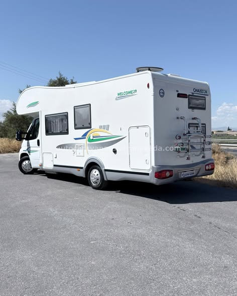 CAPUCHINA CHAUSSON WELCOME 29
Autocaravanas Sierra Nevada empresa con más de 20 años de experiencia en el sector de venta de ocasión os ofrece esta magnífica casa rodante.🗣️👉 Para más información o precio 💵 consulté en nuestra página web
www.autocaravanassierranevada.com
➡️🌐💻 o haga click👉🖱️ en nuestro enlace ⬇️👇
https://autocaravanassierranevada.com/.../chaussonwelcom.../
¿Quieres pagar a plazos?
Llama y te informamos sin compromiso
📞617795719
📞621251555
Extras 👇
MOTOR: Citroën 2.2 HDI 130cv
AÑO: 2008
KM: 113.000
Medidas: 7,00m x 3,00m
Plazas viajar: 5
Plazas dormir: 5
* Medida Garaje con doble portón : (2,20m x 0,75m x 0,55m)
* Camas (Literas/ Salón Convertible/Capuchina)
* Suspensión Neumática
Extras:
Aire acondicionado(de motor)
AirBag (conductor y copiloto)
Velocidad de Crucero
Cierre centralizado(en cabina)
Espejos eléctricos
Elevalunas eléctricos
Radio (USB-BT-AUX-SD)
Asientos giratorios
Oscurecedores REMIS en cabina completa
Mosquiteras en ventanas, claraboyas y puerta principal
Claraboya XXL en salón
TurboVent
Frigo THETFORD (220v, Gas, 12v) 175L capacidad
Ducha con mampara dentro de aseo
2 Batería de 95ah.
2 Placa solar de 100w.
Calefacción Trumatic c
Tv 12v. (TDT-HDMI-USB-DVD-SD)
Escalón de doble peldaño integrado
Toldo PROSTOR de 4m.
Portabicis para 3
Neumáticos reforzados especial camper
#autocaravanastyle #viajarconniños #viajarenautocaravanaconniños #roadtrip #autocaravanaadventure #ventadeautocaravanas #autocaravanassierranevada #autocaravantravel #autocaravanaenlaplaya #kitcamping #differentholidays #camaisla #motorhome #caravanas1000 #camper