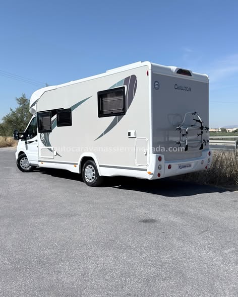 Perfilada Chausson TITANIUM 758 EB
Autocaravanas Sierra Nevada empresa con más de 20 años de experiencia en el sector de venta de ocasión os ofrece esta magnífica casa rodante.🗣️👉 Para más información o precio 💵 consulté en nuestra página web
www.autocaravanassierranevada.com
➡️🌐💻 o haga click👉🖱️ en nuestro enlace ⬇️👇
https://autocaravanassierranevada.com/.../chausson.../
¿Quieres pagar a plazos?
Llama y te informamos sin compromiso
📞617795719
📞621251555
Extras 👇
MOTOR: Ford 2.0 TDCI 170cv/AUTOMATICA
AÑO: 2018
KM: 52.000
Medidas: 7,00m x 2,90m
Plazas viajar: 5
Plazas dormir: 5
* Medida Garaje con doble portón :  (2,15m x 0,90m x 1,20m) 
* Camas (Isla / Colgante eléctrica en salón/Salón convertible)
Extras:
Aire acondicionado (de motor)
AirBag (conductor y copiloto)
Velocidad de Crucero
Cierre centralizado
Espejos eléctricos
Elevalunas eléctricos 
Radio (USB-BT-AUX)
Asientos giratorios
Mosquiteras en ventanas, claraboyas y puerta principal
Claraboyas transparentes y Claraboya panorámica xxl en cabina
Frigo THETFORD  (220v, Gas, 12v, Auto) 167L capacidad
Ducha con mampara separada de aseo
Batería de 100ah.
Placa solar de 100w.
Calefacción Truma inet ready a gasoil
Tv 12v. (TDT-HDMI-USB-DVD-Smart tv) 
Escalón de doble peldaño integrado 
Toldo THULE de 4m.
Portabicis para 2
Neumáticos reforzados especial camper
#autocaravanastyle #viajarconniños #viajarenautocaravanaconniños #roadtrip #autocaravanaadventure #ventadeautocaravanas #autocaravanassierranevada #autocaravantravel #autocaravanaenlaplaya #kitcamping #differentholidays #camaisla #motorhome #caravanas1000 #camper
