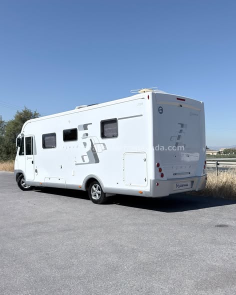 Integral BAVARIA FJORD I781
Autocaravanas Sierra Nevada empresa con más de 20 años de experiencia en el sector de venta de ocasión os ofrece esta magnífica casa rodante.🗣️👉 Para más información o precio 💵 consulté en nuestra página web
www.autocaravanassierranevada.com
➡️🌐💻 o haga click👉🖱️ en nuestro enlace ⬇️👇
https://autocaravanassierranevada.com/.../bavaria-fjord.../
¿Quieres pagar a plazos?
Llama y te informamos sin compromiso
📞617795719
📞621251555
Extras 👇
MOTOR: Fiat Ducato 3.0 MultiJet 180cv
AÑO: 2014
KM: 97.000
Medidas: 7,80m x 3,05m
Plazas viajar: 4
Plazas dormir: 4
* Medida Garaje con doble portón :  (2,25m x 1,00m x 0,95m) 
* Camas (Isla/ Colgante)
* Chasis ALKO + Barras de torsión
* Cadena de distribución 
Extras:
Aire acondicionado (de motor)
Velocidad de Crucero
Cierre centralizado
Espejos eléctricos
Elevalunas eléctricos (sólo conductor)
Radio (CD-BLUETOOTH)
Cámara de visión trasera
Asientos giratorios
Oscurecedores REMIS en cabina completa
Mosquiteras en ventanas, claraboyas y puerta principal
Claraboyas transparentes y Claraboya xxl en salón 
Aire Acondicionado 220V
Frigo DOMETIC (220v, Gas, 12v, Auto) 160L capacidad
Horno
Extractor de humos
Ducha con mampara separada de aseo
Batería LITIO de 200ah.
2 Placa solar de 100w.
Calefacción ALDE
2 Tv 12v. 
Escalón eléctrico de aluminio 
Toldo FIAMMA F45 de 5m.
Ducha exterior
Maletero lateral
Neumaticos reforzados marca CONTINENTAL especial camper
#autocaravanastyle #viajarconniños #viajarenautocaravanaconniños #roadtrip #autocaravanaadventure #ventadeautocaravanas #autocaravanassierranevada #autocaravantravel #autocaravanaenlaplaya #kitcamping #differentholidays #camaisla #motorhome #caravanas1000 #camper
