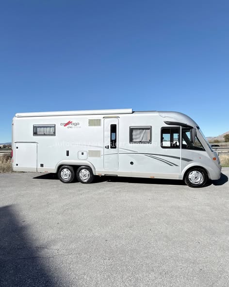 INTEGRAL CARTHAGO CHIC C-LINE Autocaravanas Sierra Nevada empresa con más de 20 años de experiencia en el sector de venta de ocasión os ofrece esta magnífica casa rodante.🗣️👉 Para más información o precio 💵 consulté en nuestra página web www.autocaravanassierranevada.com ➡️🌐💻 o haga click👉🖱️ en nuestro enlace ⬇️👇 https://autocaravanassierranevada.com/.../carthago-chic.../ ¿Quieres pagar a plazos? Llama y te informamos sin compromiso 📞617 79 57 19 📞687 85 35 11 EQUIPAMIENTO Y EXTRAS 👇 MOTOR: FIAT DUCATO 3.0 MULTIJET 180cv AÑO: 2013 KM: 80.000 Medidas exteriores: 8,00m x 2,90m Plazas: 4 Extras y Equipamiento: * Medida maletero con doble portón: (2,20m x 1,20m x 1,10m) * Camas (Isla /Colgante en cabina) * Chasis ALKO con suspensión neumática en ejes traseros * Doble Eje * CARNET C * CADENA DE DISTRIBUCIÓN - Aire acondicionado de motor - AirBag(conductor y copiloto) - Velocidad de Crucero - Cierre centralizado - Espejos eléctricos(solo los de arriba) - Elevalunas eléctrico(solo conductor) - Doble acristalamiento - Radio (USB-SD-BT-AUX) - Sensor de Aparcamiento - Camara de Visión trasera - Asientos giratorios - Oscurecedores REMIS en cabina - Mosquiteras en ventanas, claraboyas y puerta principal - Claraboyas transparentes y Claraboya xxl en salón - Climatizador a 12v - Frigo DOMETIC (220v, Gas, 12v, Auto) 160L capacidad - Horno a gas - Extractor de humos - Ducha con mampara separada de aseo - 2 Baterías de 95ah. - Placa solar de 100w. - WC con SOG - Inverter de 1.500w - Calefacción ALDE - TV 12v(TDT-HDMI-USB-DVD-SD) - Escalón eléctrico de aluminio - ToldoTHULE de 5m. - Patas estabilizadoras traseras - Portabicis para 1 - Ducha exterior - Neumáticos reforzados especial camper #autocaravanasgranada #autocaravanaocasion #autocaravanasdeocasion #ventaautocaravana #compraautocaravana #autocaravanabarata #caravaningandalucia #autocaravanasur #granadaturismo #granadaocasion #andaluciavanlife #vanlife #camperlife #motorhome #campervan #viajarenautocaravana #caravaninglife #aventuraenruta #viajeslibres #escapadarural #naturalezaylibertad #viajarporelmundo #rutavanlife #descubreespaña
