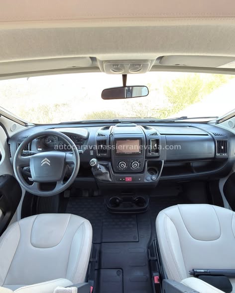 PERFILADA BURSTNER HARMONY LINE IT 700 Autocaravanas Sierra Nevada empresa con más de 20 años de experiencia en el sector de venta de ocasión os ofrece esta magnífica casa rodante.🗣️👉 Para más información o precio 💵 consulté en nuestra página web www.autocaravanassierranevada.com ➡️🌐💻 o haga click👉🖱️ en nuestro enlace ⬇️👇 https://autocaravanassierranevada.com/.../burstner.../ ¿Quieres pagar a plazos? Llama y te informamos sin compromiso 📞617 79 57 19 📞687 85 35 11 EQUIPAMIENTO Y EXTRAS 👇 MOTOR: CITROEN/PEUGEOT PSA 2.0 130CV AÑO: 2017 KM: 68.000 Medidas exteriores: 7,00m x 2,90m Plazas: 4 Extras y Equipamiento: * Medida maletero con doble portón: (2,20m x 1,00m x 1,20m) * Camas (Isla elevable /Colgante elèctrica en salón) - Aire acondicionado de motor - AirBag(conductor y copiloto) - ASR - Velocidad de Crucero - Cierre centralizado - Espejos eléctricos - Elevalunas eléctricos - Radio (2DIN-CD-USB-BT-AUX) - Camara de Visión trasera - Asientos giratorios - Oscurecedores REMIS en cabina - Mosquiteras en ventanas, claraboyas y puerta principal - Claraboya XXL panoramica en cabina - Aire Acondicionado a 220v - Frigo DOMETIC (220v, Gas, 12v, Auto) 151L capacidad - Ducha con mampara separada de aseo - Inversor 1.000W - Baterías de 100ah. - Placa solar de 100w. - Calefacción Truma Inet Ready a gasoil - TV 12v SMART TV(TDT-HDMI-USB) - Escalón eléctrico de aluminio - Toldo FIAMMA de 4m. - Portabicis para 2 - Neumáticos reforzados especial camper www.autocaravanassierranevada.com #autocaravanasgranada #autocaravanaocasion #autocaravanasdeocasion #ventaautocaravana #compraautocaravana #autocaravanabarata #caravaningandalucia #autocaravanasur #granadaturismo #granadaocasion #andaluciavanlife #vanlife #camperlife #motorhome #campervan #viajarenautocaravana #caravaninglife #aventuraenruta #viajeslibres #escapadarural #naturalezaylibertad #viajarporelmundo #rutavanlife #descubreespaña