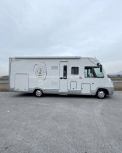 AUTOCARAVANA INTEGRAL BAVARIA I7402 Autocaravanas Sierra Nevada empresa con más de 20 años de experiencia en el sector de venta de ocasión os ofrece esta magnífica casa rodante.🗣️👉 Para más información o precio 💵 consulté en nuestra página web www.autocaravanassierranevada.com ➡️🌐💻 o haga click👉🖱️ en nuestro enlace ⬇️👇 https://autocaravanassierranevada.com/list.../babaria-i7402/ MOTOR: FIAT DUCATO 2.3 MULTIJET 130 CV AÑO: 2010 KM: 80.000 Medidas exteriores: 7,40m x 2,90m Plazas: 4 Extras y Equipamiento: - Medida maletero con doble acceso: (2,15m x 1,40m x 1,00m) -Camas (Isla lateral/colgante en cabina) -Chasis ALKO -Suspensión neumática (con muelles y amortiguadores reforzados) -Aire acondicionado de motor -Cierre centralizado (en cabina) -Espejos eléctricos -Elevalunas eléctricos (en conductor) -Equipo multimedia -Asientos giratorios -Oscurecedores REMIS en cabina completa -Mosquiteras en ventanas, claraboyas y puerta principal - Claraboyas transpararentes y claraboya XXL en salón -Frigo DOMETIC (220 c, Gas, 12v, Auto) 150 L capacidad -Horno a Gas -Extractor de humos -Ducha con mampara separada de aseo -Batería AGM de 100ah -Placa solar de 100w Calefacción ALDE -TV 12 -Escalón eléctrico de aluminio -Toldo FIAMMA de 4,5m -Ducha exterior -Maleteros con acceso doble suelo - Neumáticos reforzados especial camper.